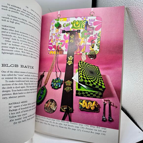 Gifts to Make for Love or Money The Betty Crocker 1970s Paperback - Picture 6 of 7